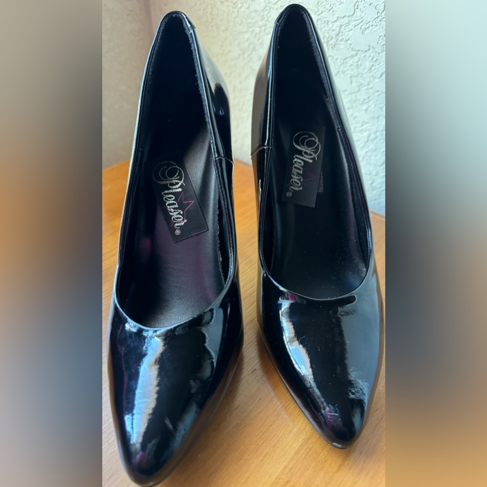 Chrome heeled pumps